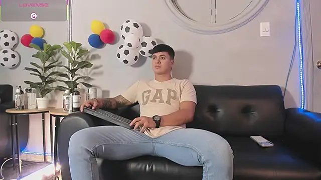 Cristopher strong online show from July 1, 2026, 12:40 pm