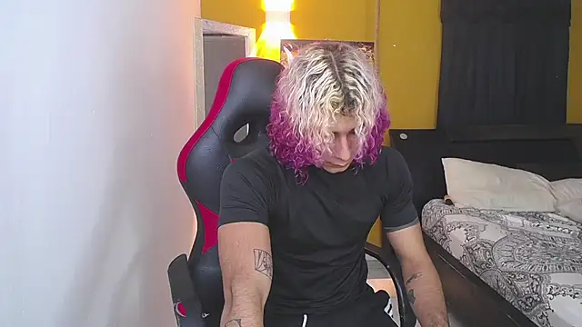 Snapshot of Demitryo chatting on February 6, 2025, 3:27 am Demitryo online show from February 6, 2025, 3:27 am