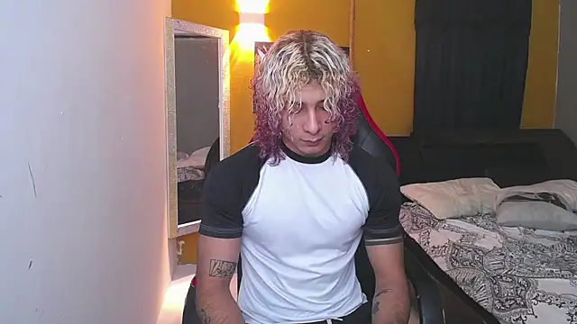 Snapshot of Demitryo chatting on February 10, 2025, 2:52 am Demitryo online show from February 10, 2025, 2:52 am