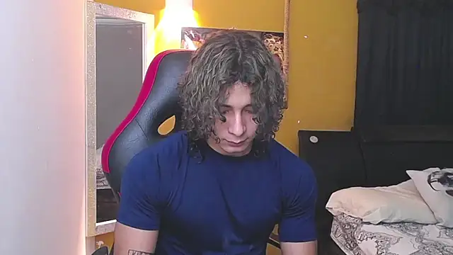 Snapshot of Demitryo chatting on February 12, 2025, 3:29 am Demitryo online show from February 12, 2025, 3:29 am