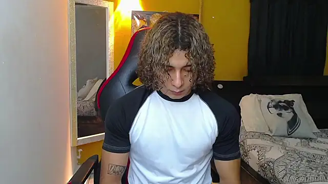 Snapshot of Demitryo chatting on February 23, 2025, 2:51 am Demitryo online show from February 23, 2025, 2:51 am