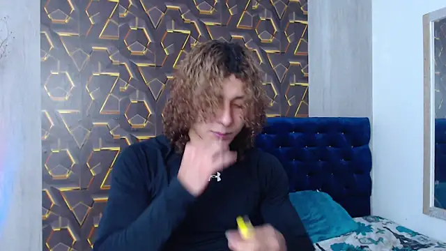 Snapshot of Demitryo chatting on March 20, 2025, 2:40 am Demitryo online show from March 20, 2025, 2:40 am