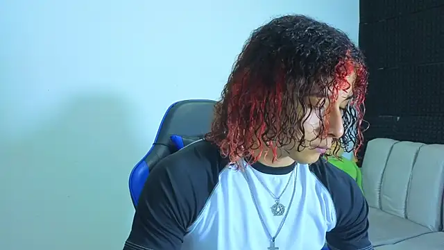 Snapshot of Demitryo chatting on September 19, 2025, 4:14 am Demitryo online show from September 19, 2025, 4:14 am