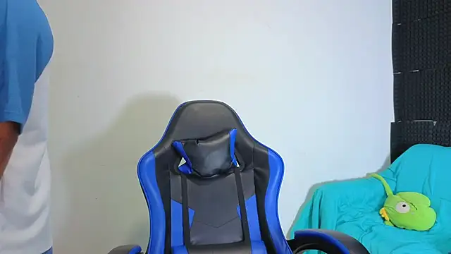 Snapshot of Demitryo chatting on October 24, 2025, 3:25 am Demitryo online show from October 24, 2025, 3:25 am