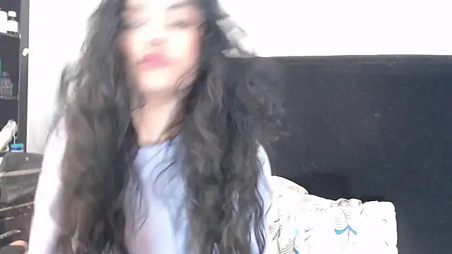 lolaa staars online show from February 9, 2025, 3:00 am