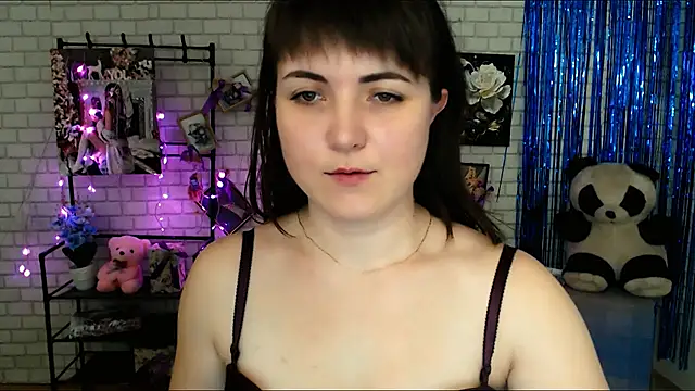 Snapshot of Darina_M_ chatting on February 1, 2025, 8:39 am Darina M online show from February 1, 2025, 8:39 am
