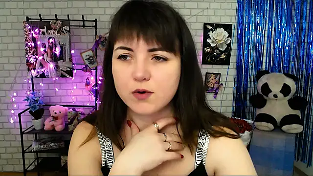 Snapshot of Darina_M_ chatting on February 5, 2025, 5:52 am Darina M online show from February 5, 2025, 5:52 am