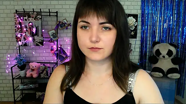 Snapshot of Darina_M_ chatting on February 5, 2025, 8:54 am Darina M online show from February 5, 2025, 8:54 am