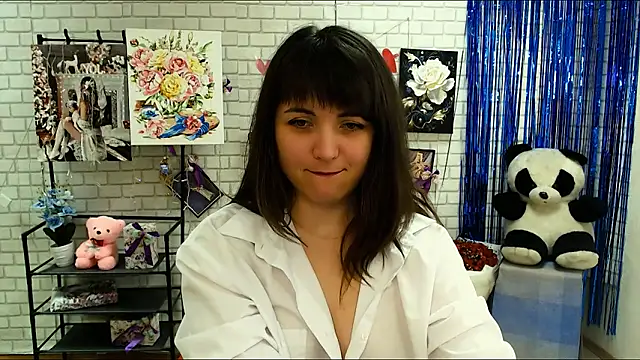 Snapshot of Darina_M_ chatting on February 17, 2025, 1:32 pm Darina M online show from February 17, 2025, 1:32 pm