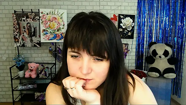 Snapshot of Darina_M_ chatting on February 21, 2025, 8:51 am Darina M online show from February 21, 2025, 8:51 am