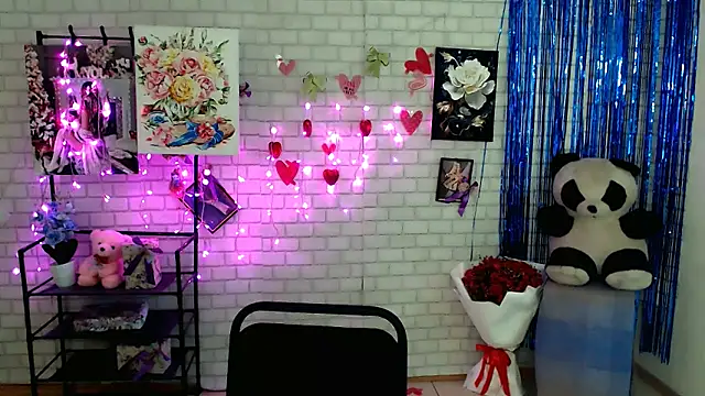 Snapshot of Darina_M_ chatting on March 13, 2025, 8:37 am Darina M online show from March 13, 2025, 8:37 am