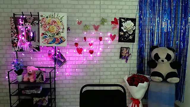 Snapshot of Darina_M_ chatting on March 18, 2025, 8:36 am Darina M online show from March 18, 2025, 8:36 am