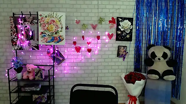 Snapshot of Darina_M_ chatting on March 19, 2025, 8:45 am Darina M online show from March 19, 2025, 8:45 am