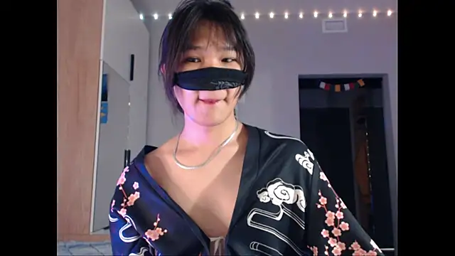 Snapshot of yukitori_2 chatting on January 19, 2025, 12:28 pm yukitori 2 online show from January 19, 2025, 12:28 pm