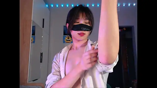 Snapshot of yukitori_2 chatting on January 22, 2025, 11:56 am yukitori 2 online show from January 22, 2025, 11:56 am