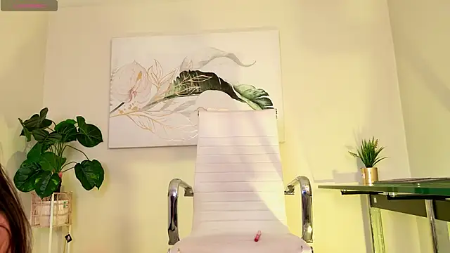 luna willians online show from May 11, 2026, 6:49 pm