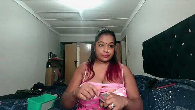Indianmayaxoxo online show from December 19, 2024, 2:46 pm