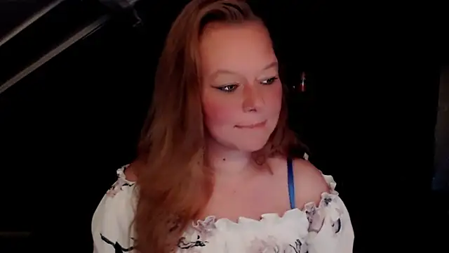 Snapshot of roxanna24 chatting on May 17, 2026, 5:53 pm roxanna24 online show from May 17, 2026, 5:53 pm