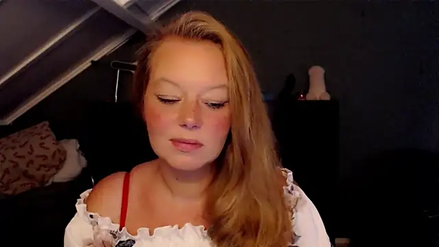 Snapshot of roxanna24 chatting on May 31, 2026, 7:59 pm roxanna24 online show from May 31, 2026, 7:59 pm