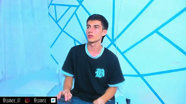 liam scott77 online show from October 9, 2025, 7:12 pm