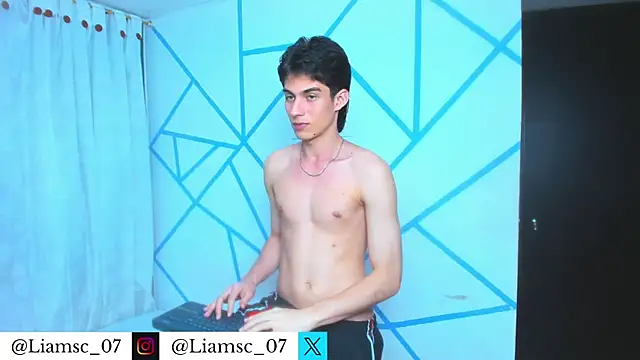Snapshot of liam_scott77 chatting on July 14, 2026, 2:05 am liam scott77 online show from July 14, 2026, 2:05 am