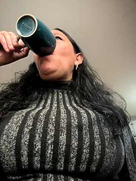 Freya Artemisa online show from October 30, 2025, 5:24 pm