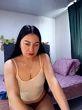 renata hot1 online show from October 27, 2025, 6:23 pm