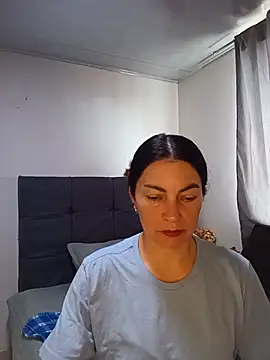 renata hot1 online show from June 5, 2026, 7:08 pm