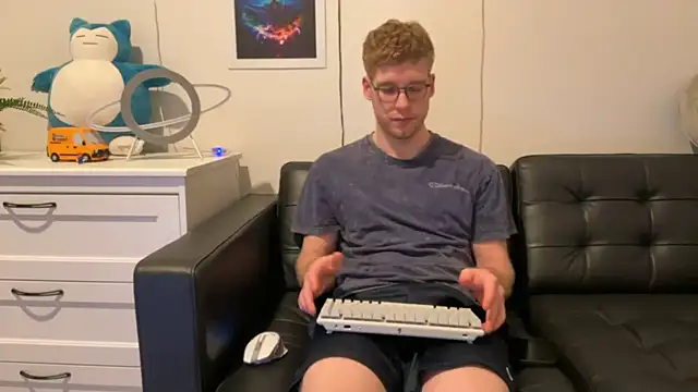 BlueEyedTallGuy94 online show from December 26, 2024, 4:10 am