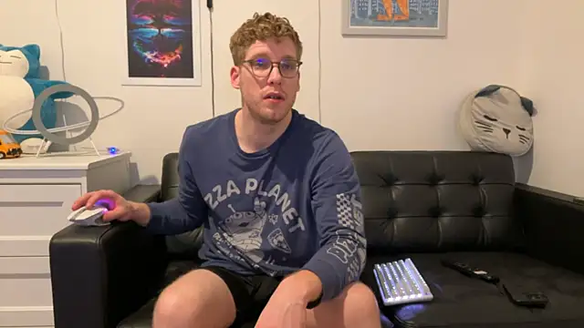 BlueEyedTallGuy94 online show from December 29, 2024, 6:24 am