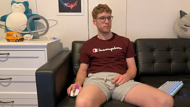 BlueEyedTallGuy94 online show from January 8, 2025, 4:44 am