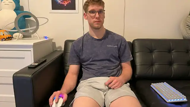 BlueEyedTallGuy94 online show from January 12, 2025, 1:32 am