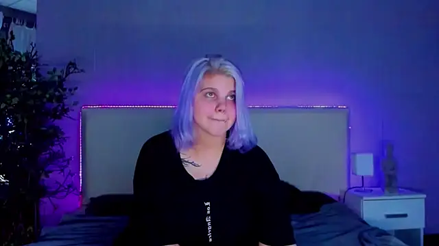 JoannLowe online show from December 2, 2024, 1:14 am
