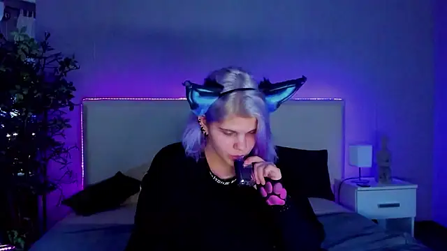 JoannLowe online show from December 3, 2024, 9:12 pm