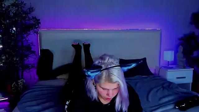 JoannLowe online show from December 13, 2024, 1:37 am