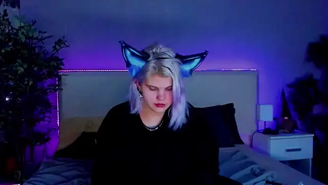 JoannLowe online show from December 14, 2024, 11:34 pm