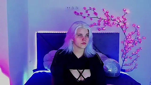 JoannLowe online show from April 13, 2026, 6:35 pm