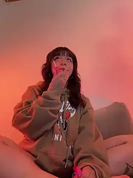 Ashley Chriss online show from December 22, 2024, 5:01 am