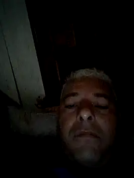 Snapshot of gordonunes chatting on February 24, 2026, 10:24 am gordonunes online show from February 24, 2026, 10:24 am