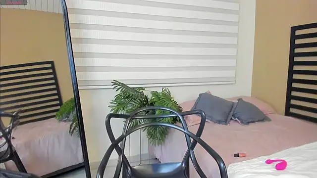 Catyloves online show from February 8, 2026, 12:25 am