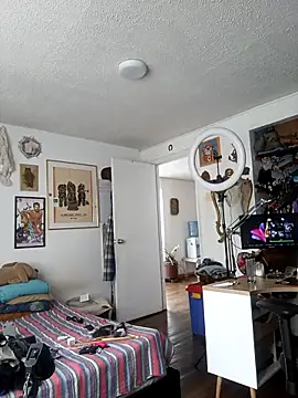 Siriss boyrag online show from February 25, 2026, 1:54 pm