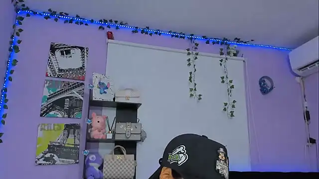 sara mendez2 online show from February 19, 2025, 7:05 pm