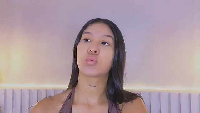 Aida moreno online show from December 3, 2025, 12:03 pm