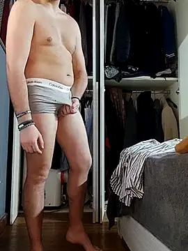 Snapshot of TheKing966 chatting on February 25, 2025, 2:33 pm TheKing966 online show from February 25, 2025, 2:33 pm