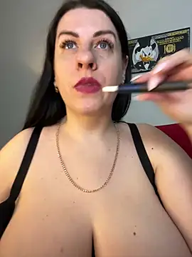 Evelinia online show from March 7, 2025, 6:11 pm