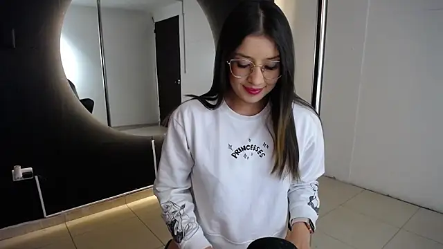 Emma Lombardi online show from February 9, 2025, 3:23 pm