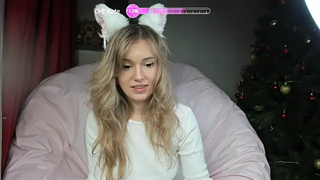 Snapshot of foxy_blond chatting on December 24, 2024, 12:22 pm foxy blond online show from December 24, 2024, 12:22 pm