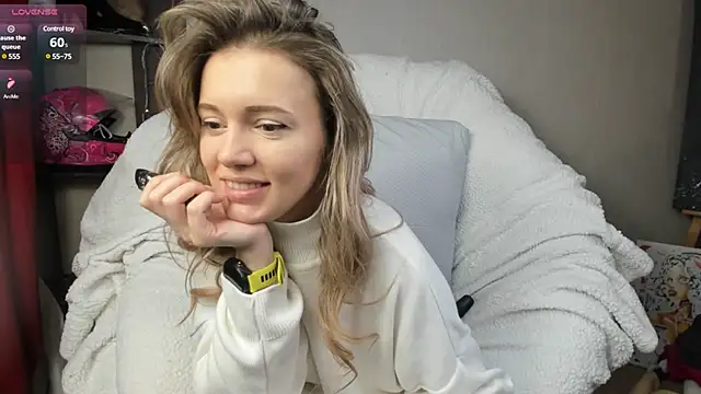 Snapshot of foxy_blond chatting on January 29, 2025, 3:22 am foxy blond online show from January 29, 2025, 3:22 am