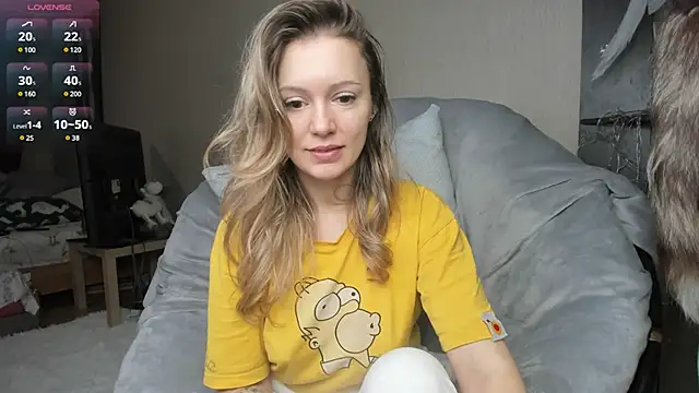 Snapshot of foxy_blond chatting on March 18, 2025, 9:09 am foxy blond online show from March 18, 2025, 9:09 am