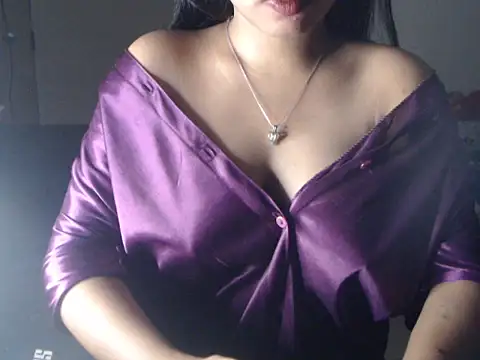 DevilErin online show from November 9, 2025, 1:42 pm